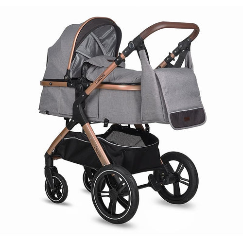 Designer-Kinderwagen mit geräumiger Babywanne und Handtasche, optimal für Familienausflüge.